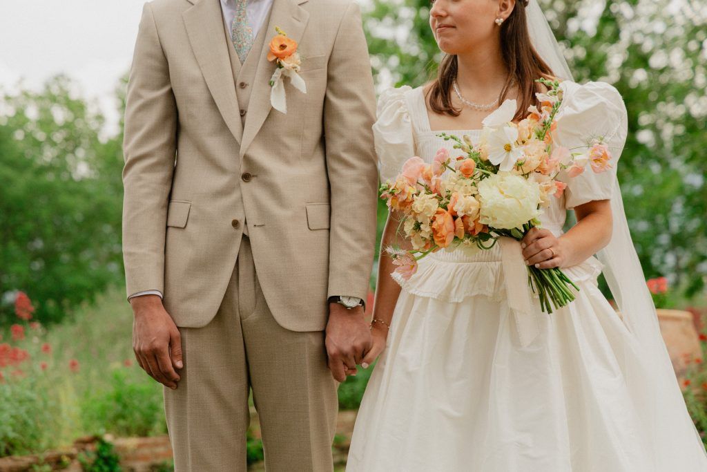 bouquet de mariée crème et orange sud de la France château de Villeclare