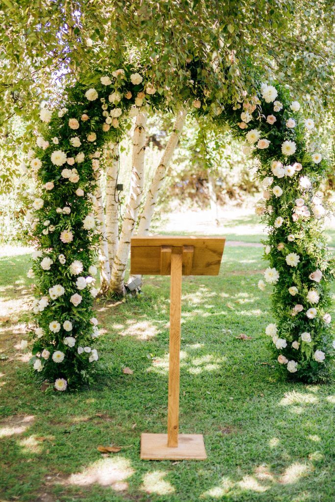 arche en U fleurs mariage Perpignan roses
